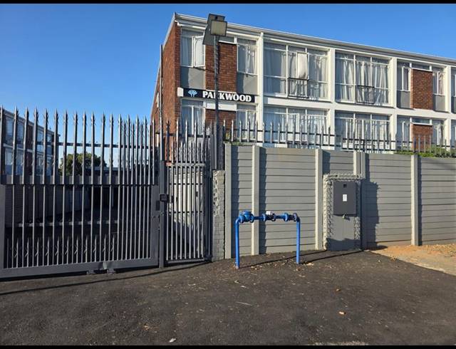 2 BEDROOM TOWNHOUSE FOR SALE IN TEDSTONEVILLE